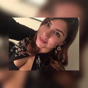 Meet your Posher, Nía